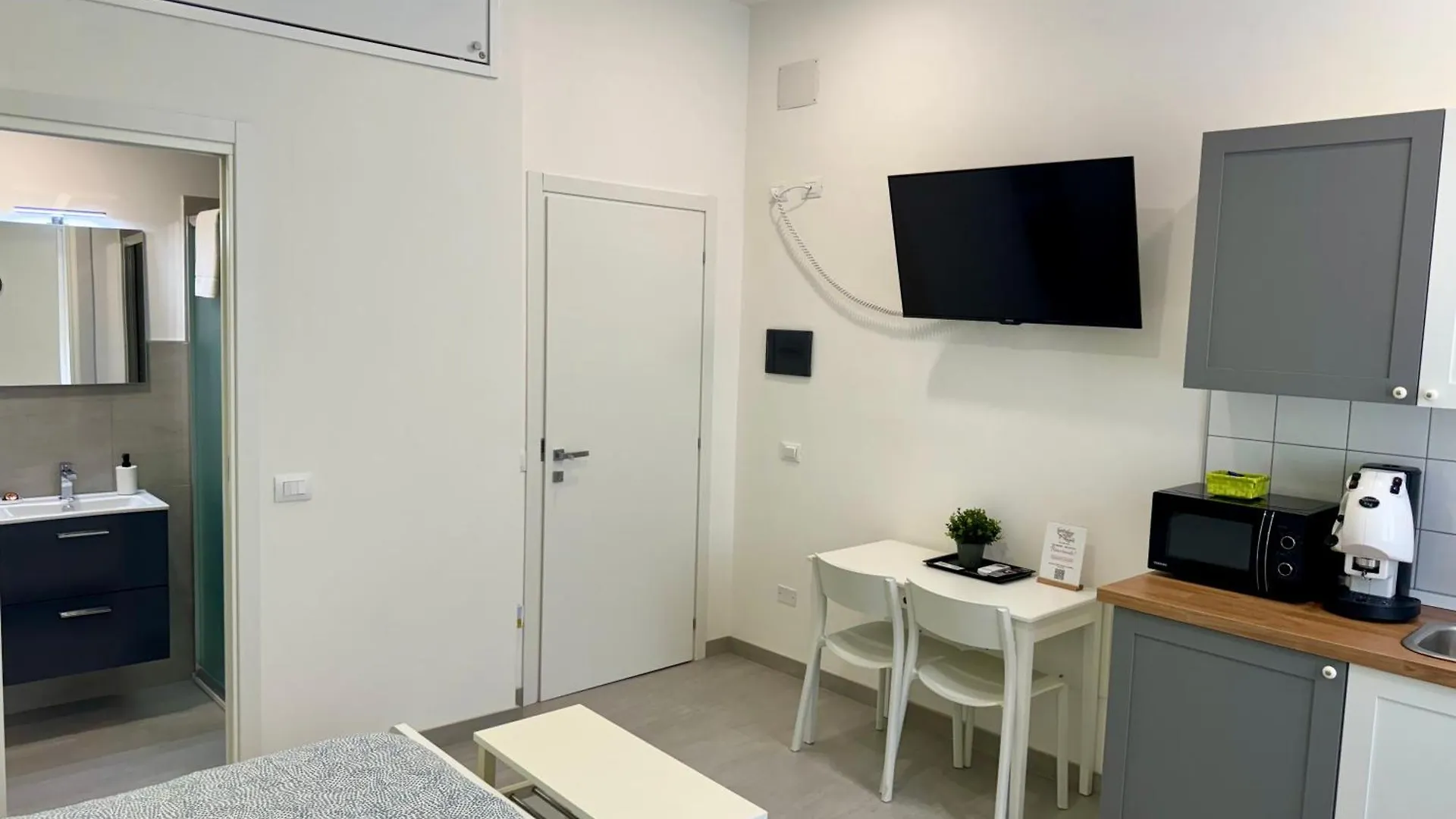 Central Sicily Rooms San Cataldo  Bed & Breakfast San Cataldo (Sicily)